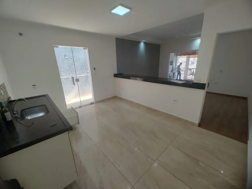 Foto 2 de Casa com 2 quartos à venda, 150m2 em Cabreuva - SP