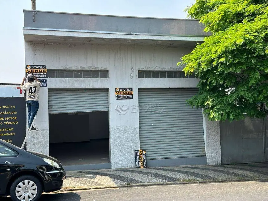 Sala Comercial à venda e para alugar, 257m2 em Vila Tavares, Campo Limpo Paulista - SP - imagem 1 Foto 1 de Sala Comercial à venda e para alugar, 257m2 em Vila Tavares, Campo Limpo Paulista - SP