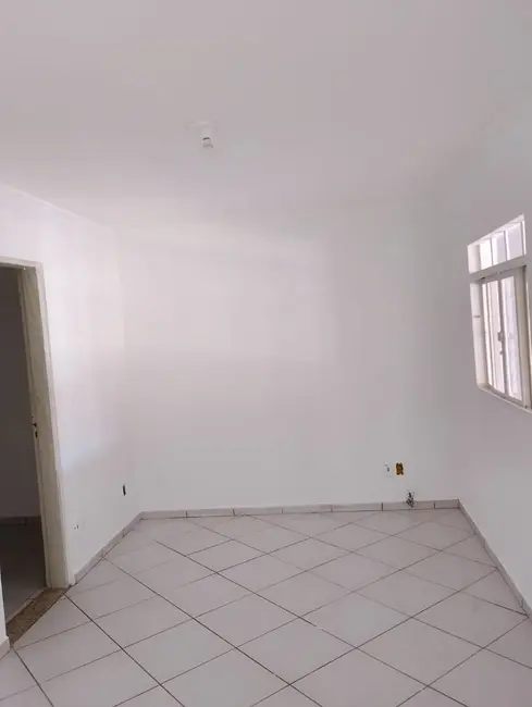 Foto 2 de Casa com 3 quartos para alugar, 250m2 em Núcleo Habitacional Brigadeiro Faria Lima, Indaiatuba - SP