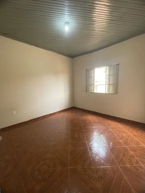 Foto 4 de Casa com 3 quartos para alugar, 220m2 em Elias Fausto - SP