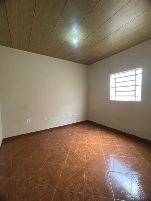Foto 8 de Casa com 3 quartos para alugar, 220m2 em Elias Fausto - SP