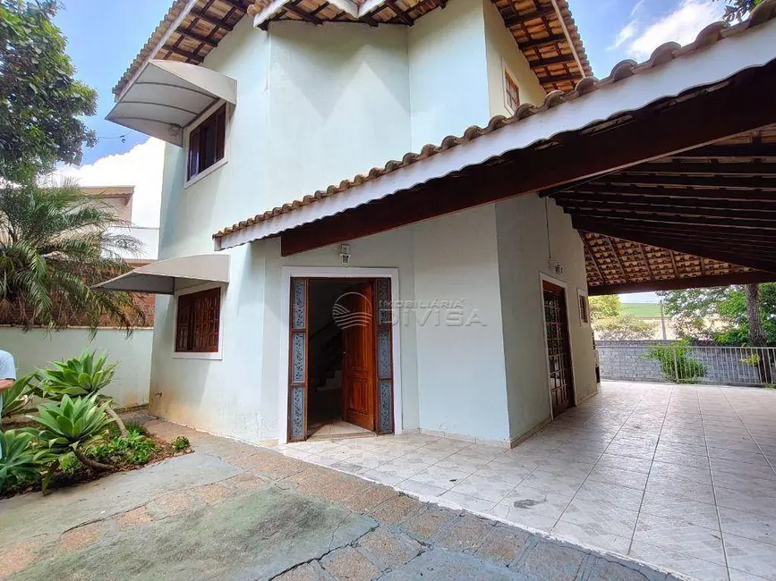 Foto 2 de Casa com 3 quartos à venda, 297m2 em Medeiros, Jundiai - SP