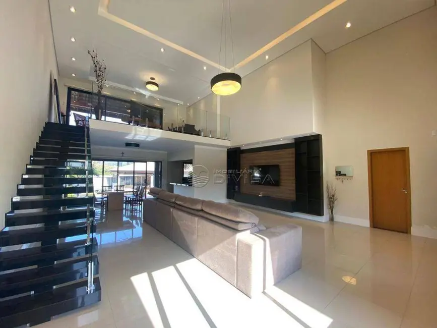 Foto 2 de Casa de Condomínio com 4 quartos à venda, 1000m2 em Cabreuva - SP