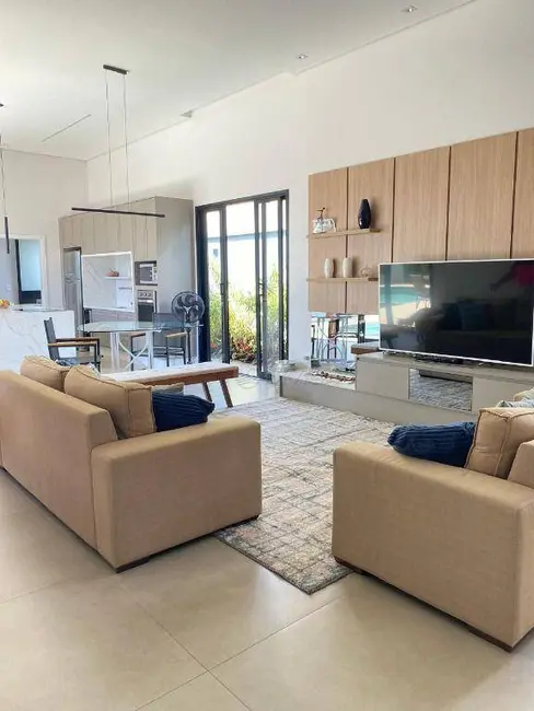 Casa de Condomínio com 3 quartos à venda, 622m2 em Jardim Tereza Cristina, Jundiai - SP - imagem 2 Foto 2 de Casa de Condomínio com 3 quartos à venda, 622m2 em Jardim Tereza Cristina, Jundiai - SP