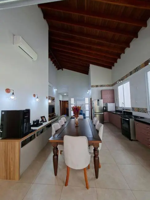 Casa de Condomínio com 3 quartos à venda, 300m2 em Itupeva - SP - imagem 3 Foto 3 de Casa de Condomínio com 3 quartos à venda, 300m2 em Itupeva - SP