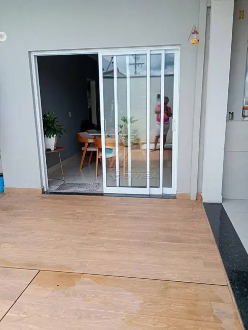 Casa com 2 quartos à venda, 200m2 em Elias Fausto - SP - imagem 5 Foto 5 de Casa com 2 quartos à venda, 200m2 em Elias Fausto - SP