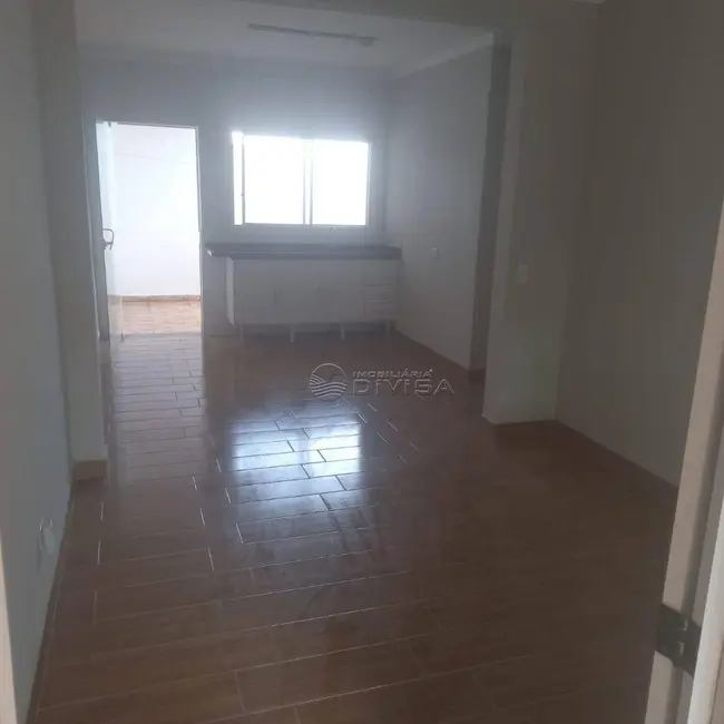 Casa com 2 quartos à venda, 175m2 em Elias Fausto - SP - imagem 4 Foto 4 de Casa com 2 quartos à venda, 175m2 em Elias Fausto - SP