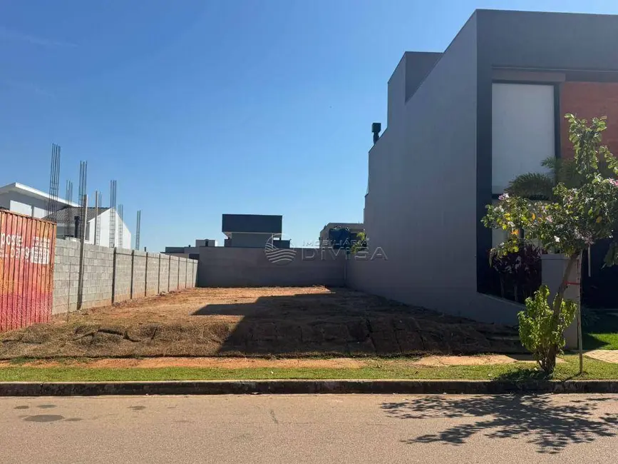 Foto 1 de Terreno / Lote à venda, 300m2 em Itupeva - SP