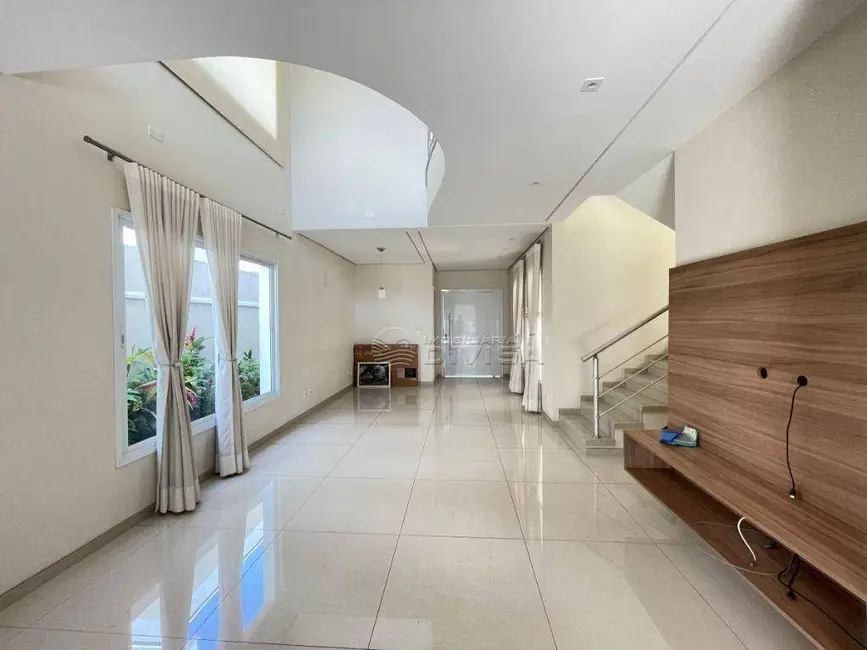 Foto 2 de Casa de Condomínio com 3 quartos à venda e para alugar, 360m2 em Itupeva - SP