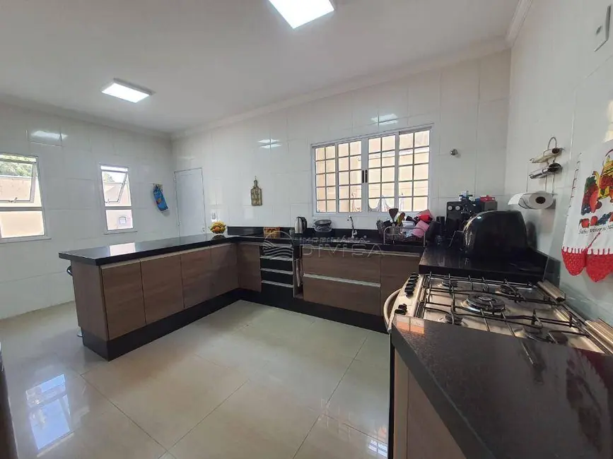 Casa com 3 quartos à venda, 299m2 em Itupeva - SP - imagem 2 Foto 2 de Casa com 3 quartos à venda, 299m2 em Itupeva - SP