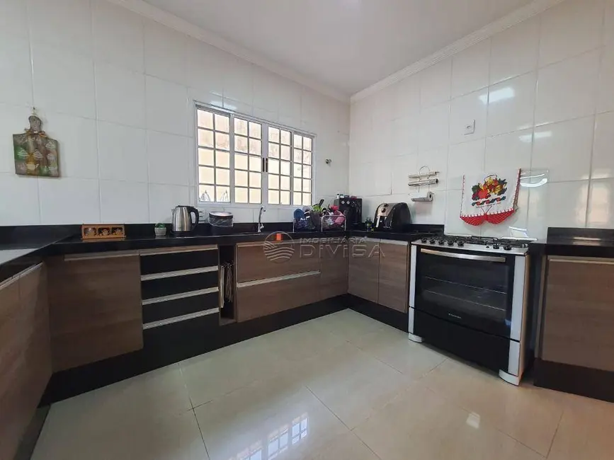Casa com 3 quartos à venda, 299m2 em Itupeva - SP - imagem 4 Foto 4 de Casa com 3 quartos à venda, 299m2 em Itupeva - SP