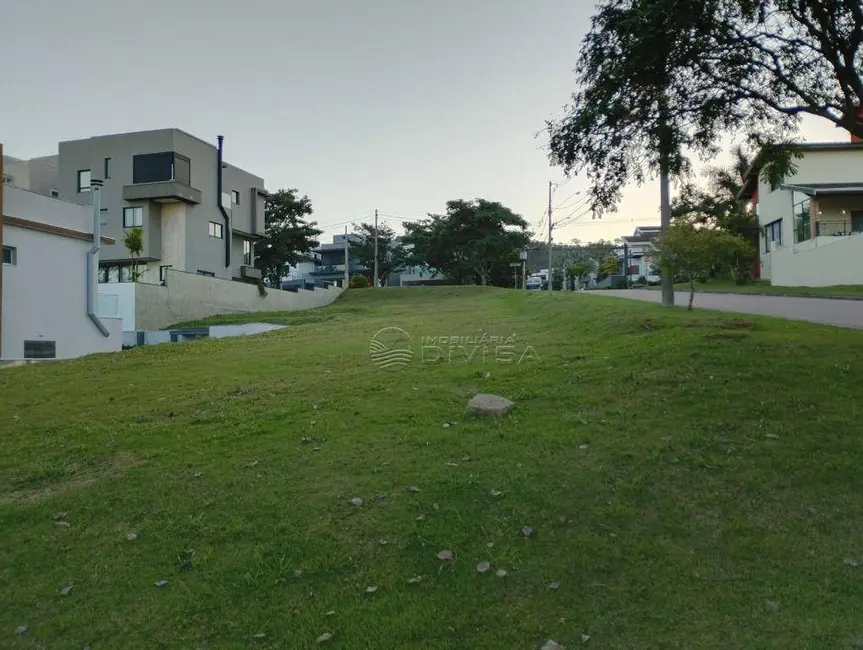 Foto 1 de Terreno / Lote à venda, 557m2 em Itupeva - SP