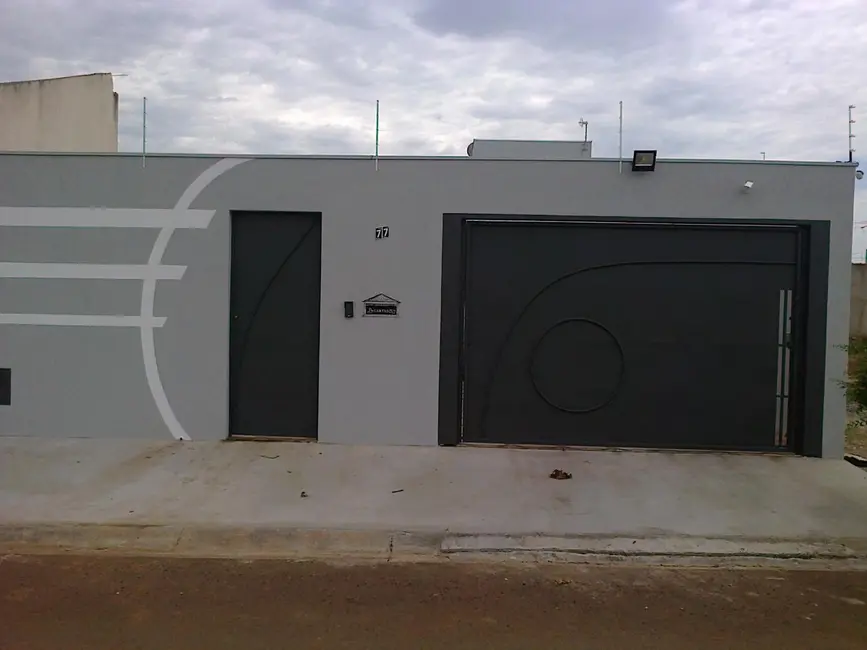 Foto 1 de Casa com 3 quartos à venda, 250m2 em Elias Fausto - SP