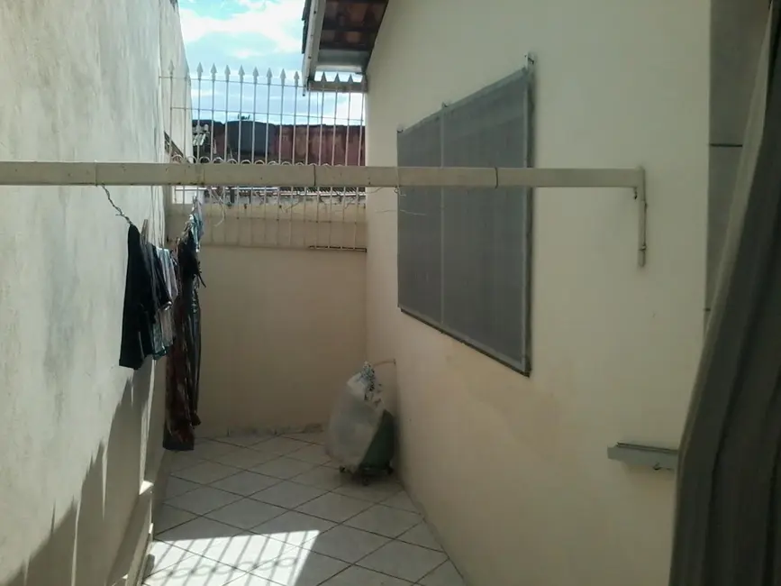 Casa com 3 quartos à venda, 162m2 em Elias Fausto - SP - imagem 5 Foto 5 de Casa com 3 quartos à venda, 162m2 em Elias Fausto - SP