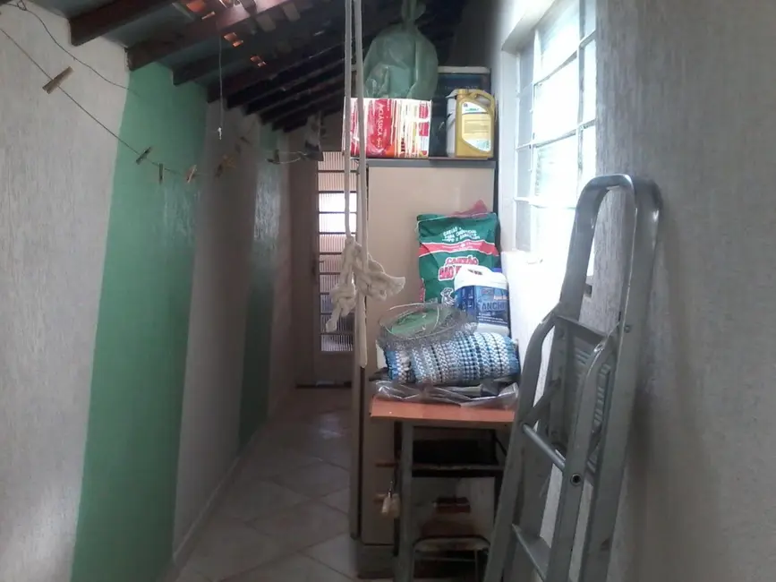 Casa com 3 quartos à venda, 162m2 em Elias Fausto - SP - imagem 4 Foto 4 de Casa com 3 quartos à venda, 162m2 em Elias Fausto - SP