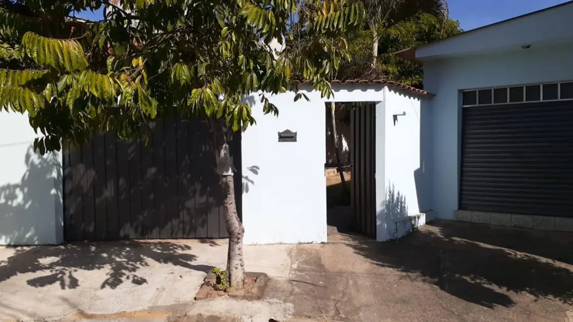 Foto 2 de Casa com 2 quartos à venda, 250m2 em Elias Fausto - SP