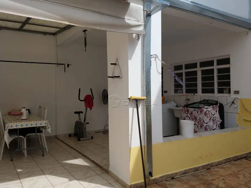 Foto 3 de Casa com 3 quartos à venda, 250m2 em Jardim Marília, Salto - SP