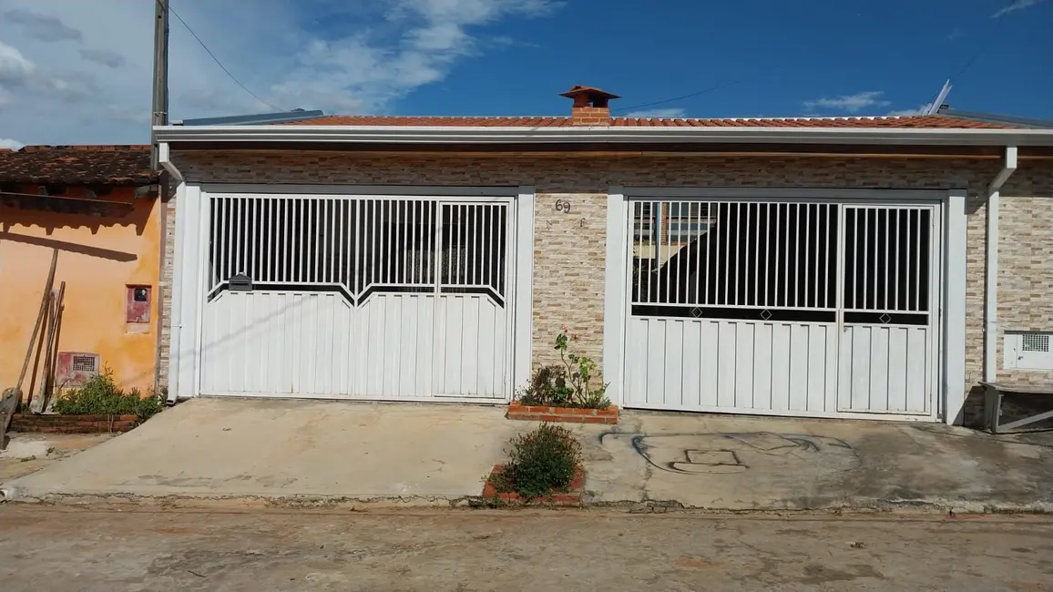 Foto 2 de Casa com 3 quartos à venda, 250m2 em Elias Fausto - SP