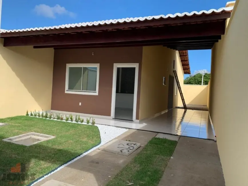 Foto 1 de Casa com 2 quartos à venda, 75m2 em Itaitinga - CE