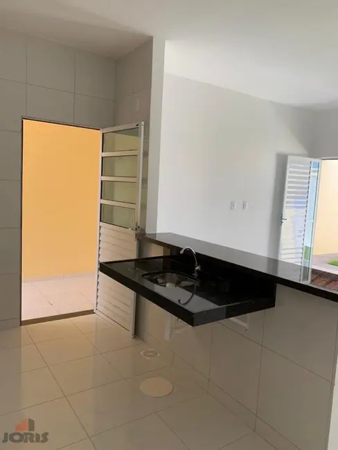 Foto 3 de Casa com 2 quartos à venda, 75m2 em Itaitinga - CE