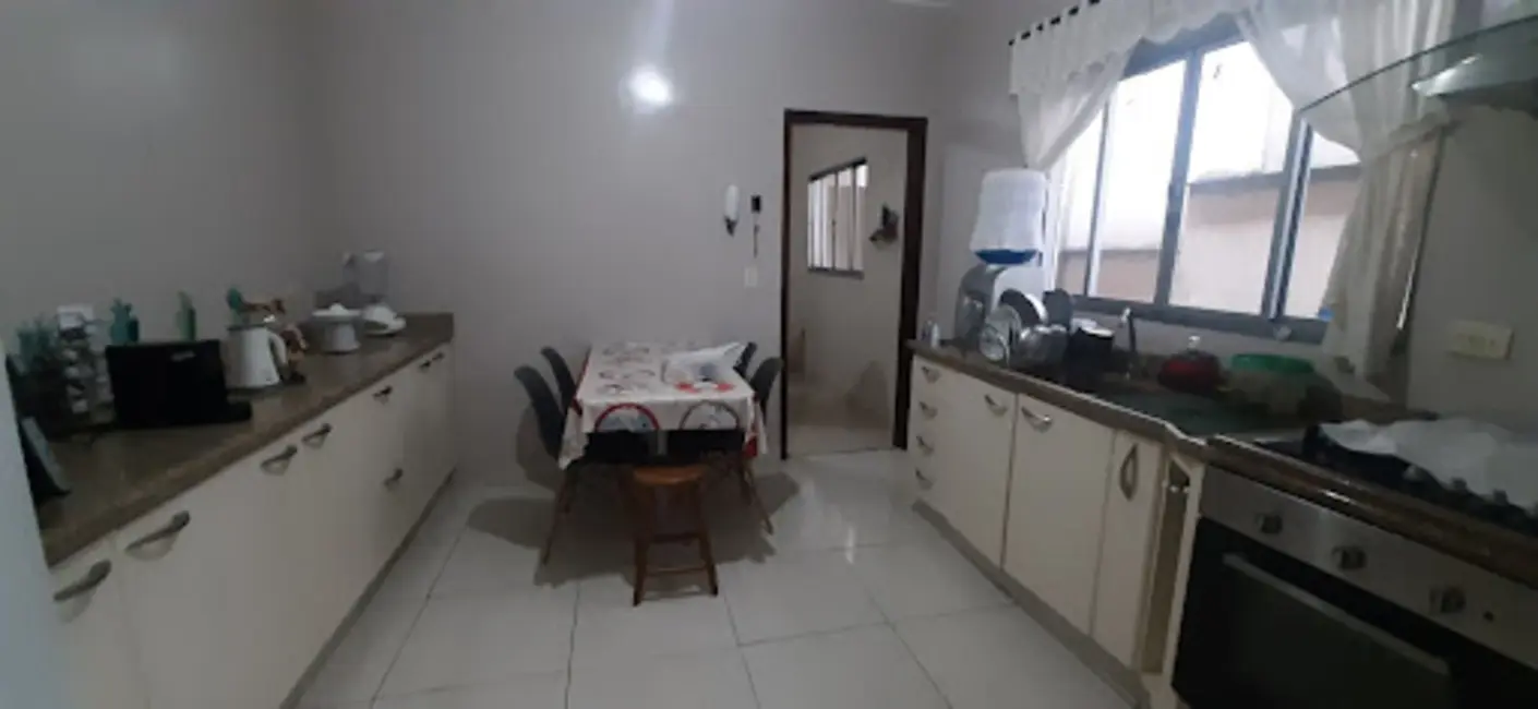 Casa com 2 quartos à venda, 250m2 em Jardim do Contorno, Pocos De Caldas - MG - imagem 5 Foto 5 de Casa com 2 quartos à venda, 250m2 em Jardim do Contorno, Pocos De Caldas - MG