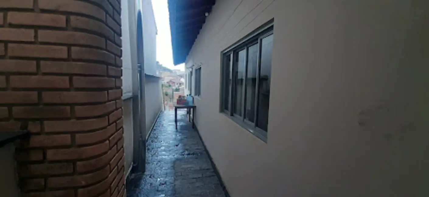 Casa com 2 quartos à venda, 250m2 em Jardim do Contorno, Pocos De Caldas - MG - imagem 8 Foto 8 de Casa com 2 quartos à venda, 250m2 em Jardim do Contorno, Pocos De Caldas - MG