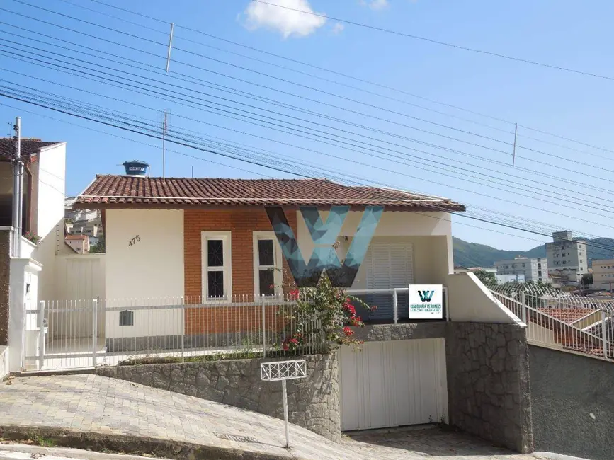 Foto 2 de Casa com 3 quartos à venda, 202m2 em Jardim Vitória, Pocos De Caldas - MG
