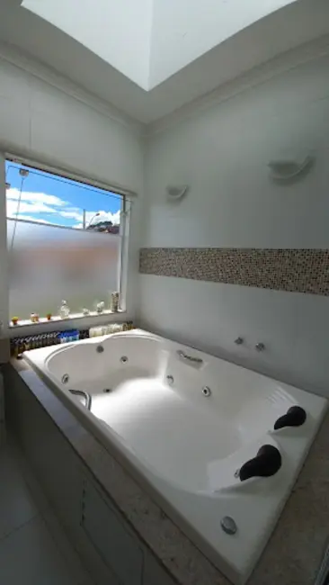 Casa com 3 quartos à venda, 300m2 em Chácara dos Cravos, Pocos De Caldas - MG - imagem 8 Foto 8 de Casa com 3 quartos à venda, 300m2 em Chácara dos Cravos, Pocos De Caldas - MG