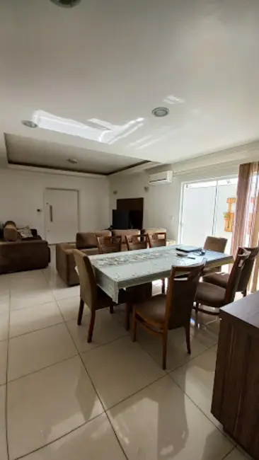 Casa com 3 quartos à venda, 300m2 em Chácara dos Cravos, Pocos De Caldas - MG - imagem 6 Foto 6 de Casa com 3 quartos à venda, 300m2 em Chácara dos Cravos, Pocos De Caldas - MG