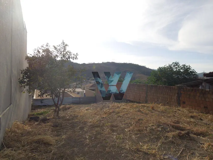 Foto 2 de Terreno / Lote à venda, 270m2 em Jardim Paraíso, Pocos De Caldas - MG