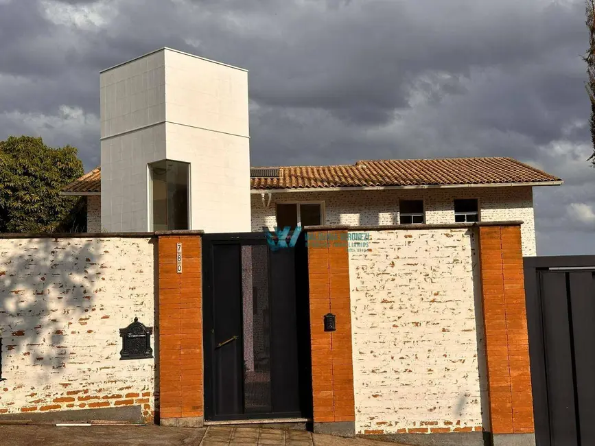 Casa com 3 quartos à venda, 652m2 em Jardim dos Estados, Pocos De Caldas - MG - imagem 3 Foto 3 de Casa com 3 quartos à venda, 652m2 em Jardim dos Estados, Pocos De Caldas - MG