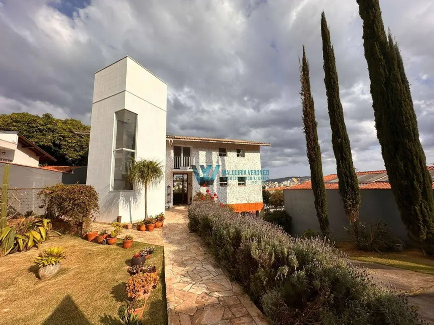 Casa com 3 quartos à venda, 652m2 em Jardim dos Estados, Pocos De Caldas - MG - imagem 6 Foto 6 de Casa com 3 quartos à venda, 652m2 em Jardim dos Estados, Pocos De Caldas - MG
