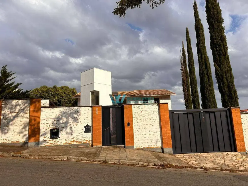 Foto 2 de Casa com 3 quartos à venda, 652m2 em Jardim dos Estados, Pocos De Caldas - MG