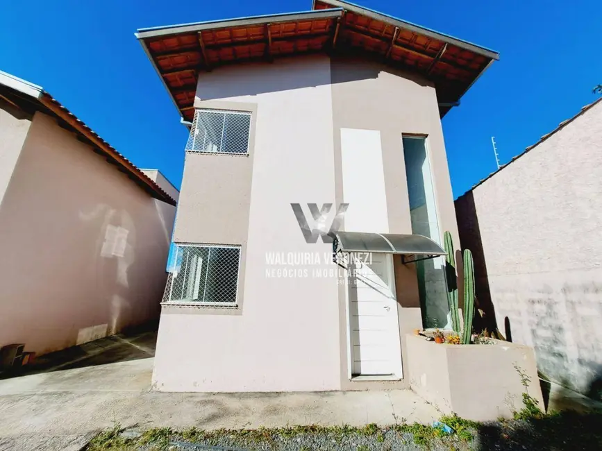 Foto 1 de Casa de Condomínio com 2 quartos à venda, 67m2 em Estância São José, Pocos De Caldas - MG