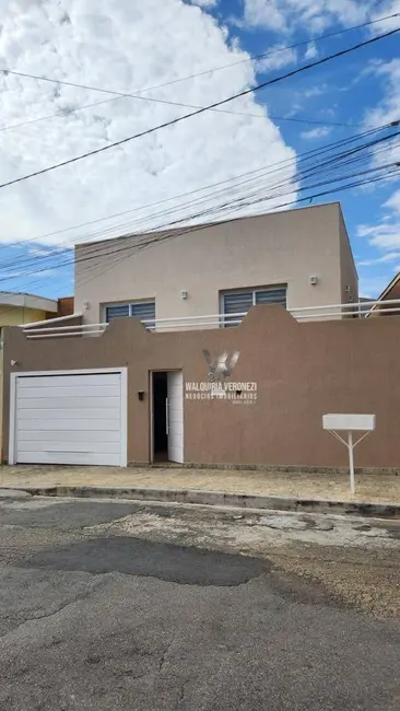 Foto 1 de Casa com 4 quartos à venda, 267m2 em Vila Togni, Pocos De Caldas - MG