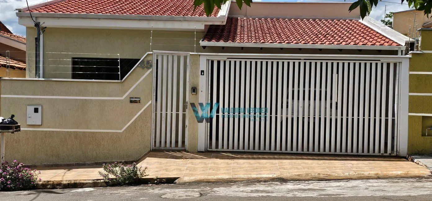 Foto 5 de Casa com 3 quartos à venda, 210m2 em Guaxupe - MG