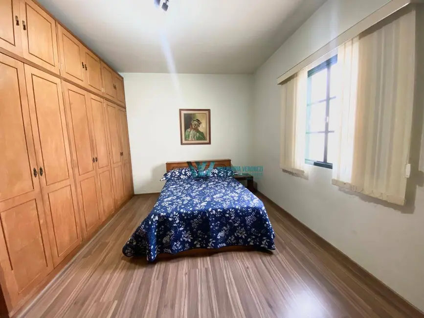 Casa com 3 quartos à venda, 798m2 em Jardim Quisisana, Pocos De Caldas - MG - imagem 4 Foto 4 de Casa com 3 quartos à venda, 798m2 em Jardim Quisisana, Pocos De Caldas - MG