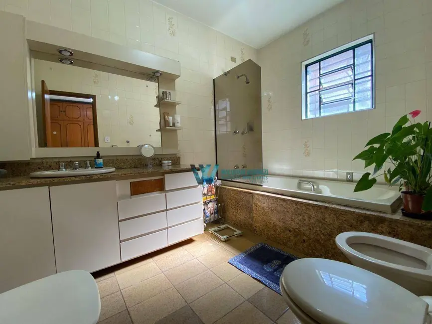 Casa com 3 quartos à venda, 798m2 em Jardim Quisisana, Pocos De Caldas - MG - imagem 8 Foto 8 de Casa com 3 quartos à venda, 798m2 em Jardim Quisisana, Pocos De Caldas - MG