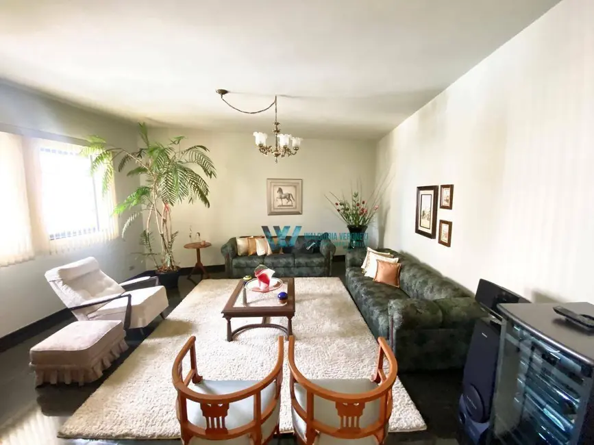 Casa com 3 quartos à venda, 798m2 em Jardim Quisisana, Pocos De Caldas - MG - imagem 3 Foto 3 de Casa com 3 quartos à venda, 798m2 em Jardim Quisisana, Pocos De Caldas - MG