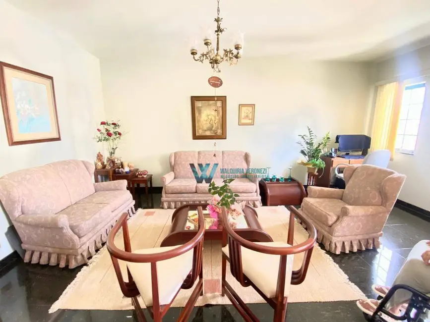 Casa com 3 quartos à venda, 798m2 em Jardim Quisisana, Pocos De Caldas - MG - imagem 2 Foto 2 de Casa com 3 quartos à venda, 798m2 em Jardim Quisisana, Pocos De Caldas - MG