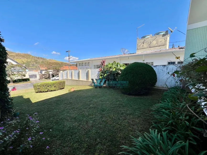 Casa com 4 quartos para alugar, 266m2 em São Domingos, Pocos De Caldas - MG - imagem 5 Foto 5 de Casa com 4 quartos para alugar, 266m2 em São Domingos, Pocos De Caldas - MG