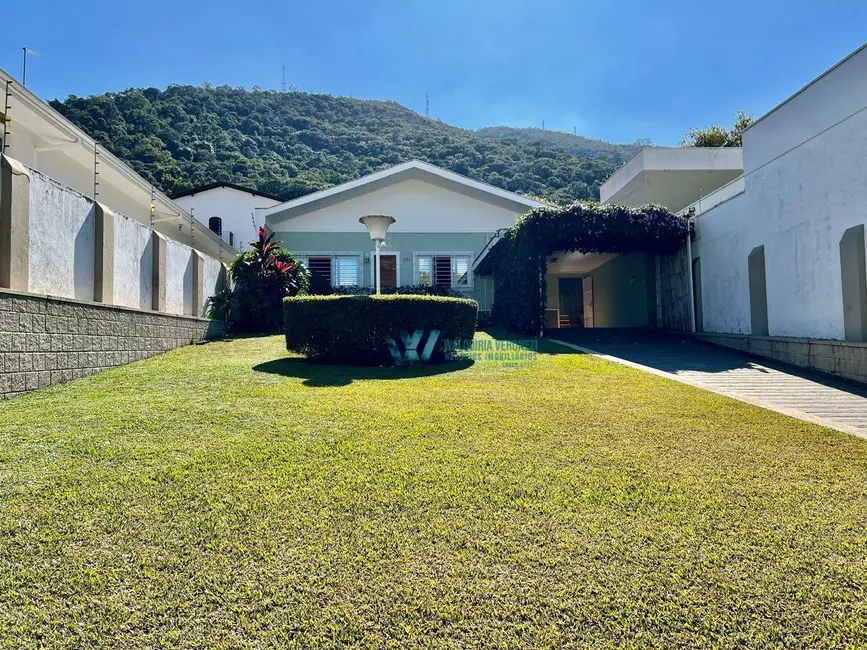 Casa com 4 quartos para alugar, 266m2 em São Domingos, Pocos De Caldas - MG - imagem 6 Foto 6 de Casa com 4 quartos para alugar, 266m2 em São Domingos, Pocos De Caldas - MG