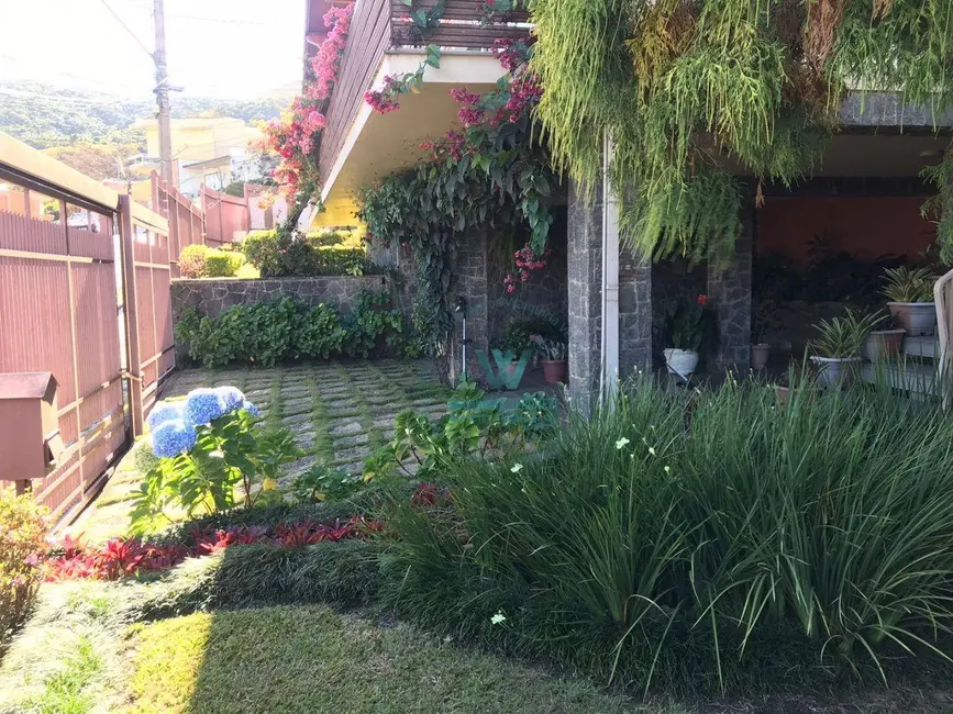 Casa com 3 quartos à venda, 442m2 em Jardim dos Estados, Pocos De Caldas - MG - imagem 7 Foto 7 de Casa com 3 quartos à venda, 442m2 em Jardim dos Estados, Pocos De Caldas - MG