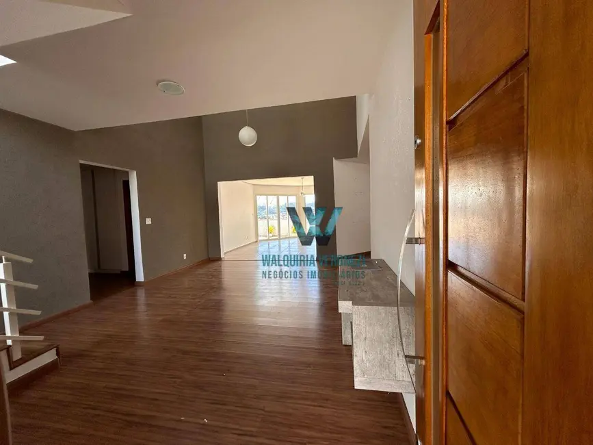 Casa com 3 quartos à venda, 500m2 em Jardim Vitória, Pocos De Caldas - MG - imagem 6 Foto 6 de Casa com 3 quartos à venda, 500m2 em Jardim Vitória, Pocos De Caldas - MG