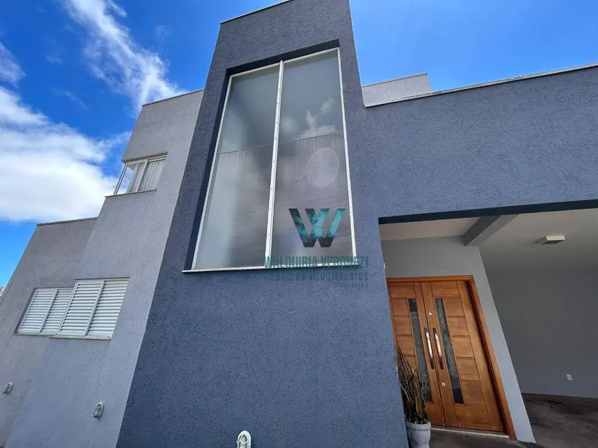 Foto 2 de Casa com 3 quartos à venda, 500m2 em Jardim Vitória, Pocos De Caldas - MG