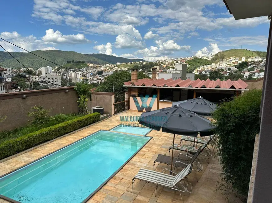 Casa com 3 quartos à venda, 780m2 em Jardim Quisisana, Pocos De Caldas - MG - imagem 8 Foto 8 de Casa com 3 quartos à venda, 780m2 em Jardim Quisisana, Pocos De Caldas - MG