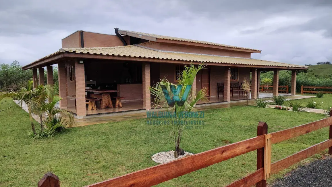 Foto 1 de Chácara com 3 quartos à venda, 145200m2 em Caldas - MG