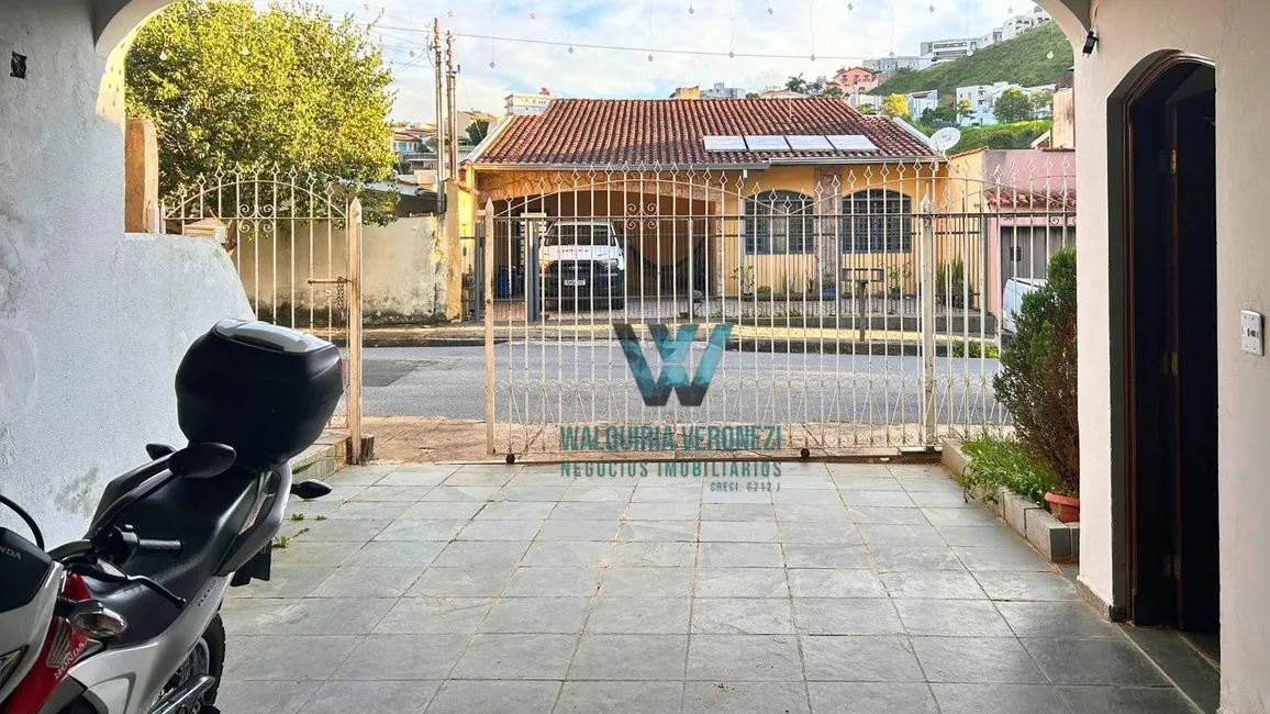 Casa com 3 quartos à venda, 240m2 em Santa Ângela, Pocos De Caldas - MG - imagem 6 Foto 6 de Casa com 3 quartos à venda, 240m2 em Santa Ângela, Pocos De Caldas - MG