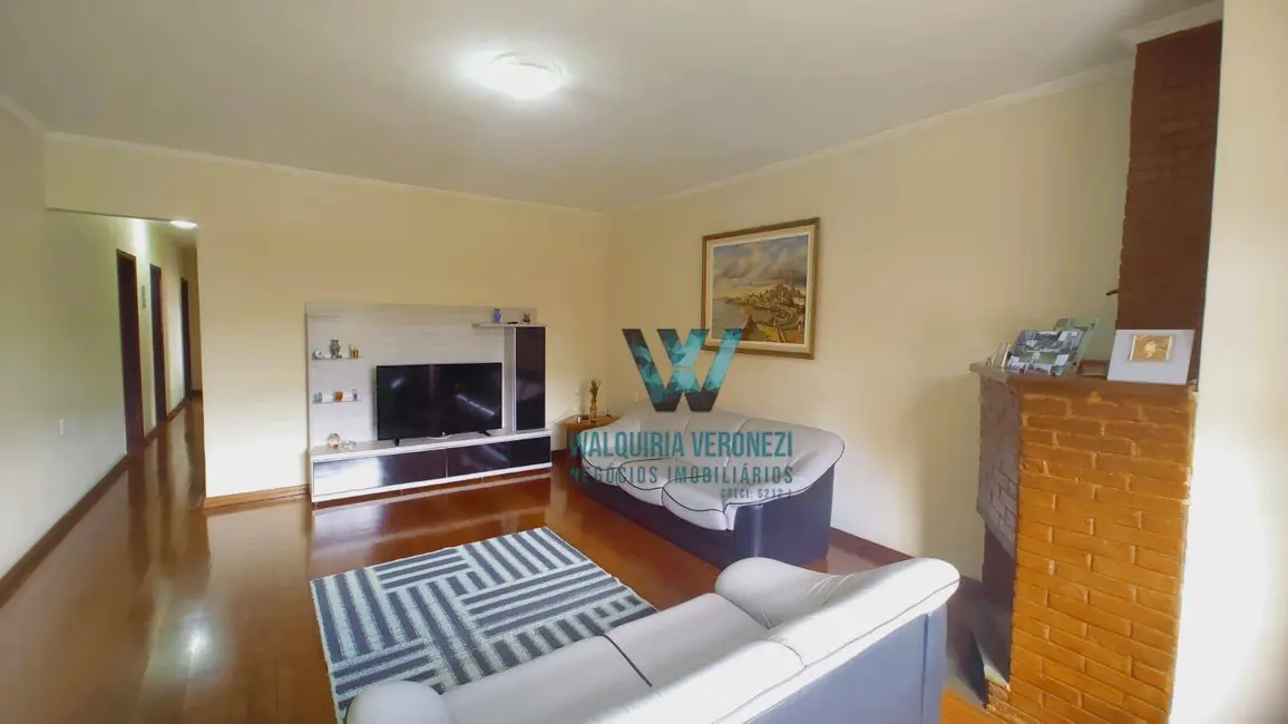 Foto 2 de Casa com 3 quartos à venda, 250m2 em Jardim Centenário, Pocos De Caldas - MG