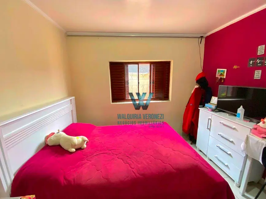 Casa com 3 quartos à venda, 208m2 em Jardim Country Club, Pocos De Caldas - MG - imagem 2 Foto 2 de Casa com 3 quartos à venda, 208m2 em Jardim Country Club, Pocos De Caldas - MG